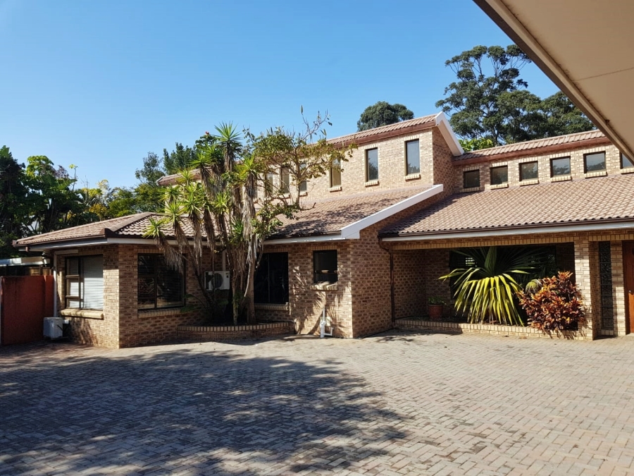 5 Bedroom Property for Sale in Abbotsford Eastern Cape